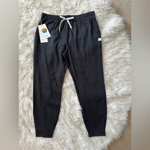 NWT Vuori performance jogger M